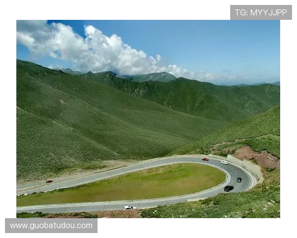 背起百岁奶奶看球赛：116 岁库尔班罕的足球圆梦之旅(1)